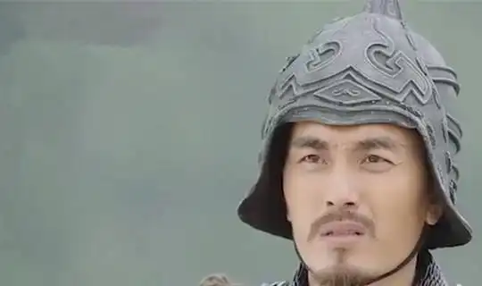 街亭之战惨败后,诸葛亮处罚五将,唯独将一文盲加官进爵
