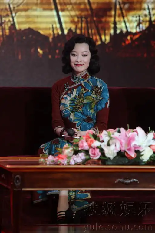 十三钗图书首发会倪妮感谢贝尔辅导激情戏
