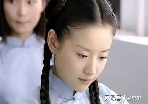 金粉世家为了孩子放弃自杀的冷清秋,母爱让她学会了坚强
