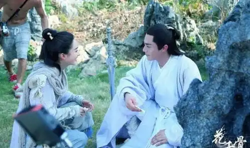 花千骨幕后花絮照,小骨白子画玩自拍,单春秋在亲旷野天
