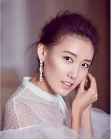 容貌不下高圆圆,多次参与热剧戏红人不红,都二孩了不知老公是谁
