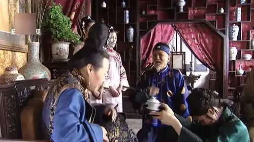 康熙王朝孝庄将戴了半辈子的佛珠,送给索尼孙女,竟然是提亲的
