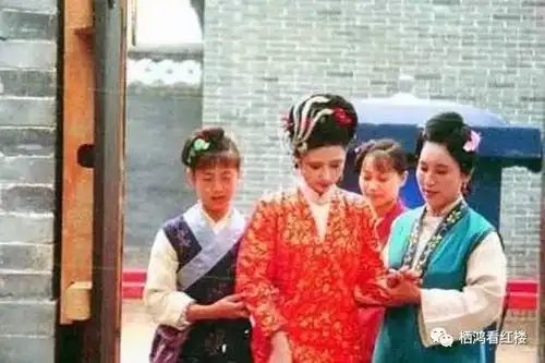 贾琏偷娶尤二姐,平儿为啥非得告密

