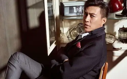 漫天黑稿从天而降靳东微博回应刺痛了谁

