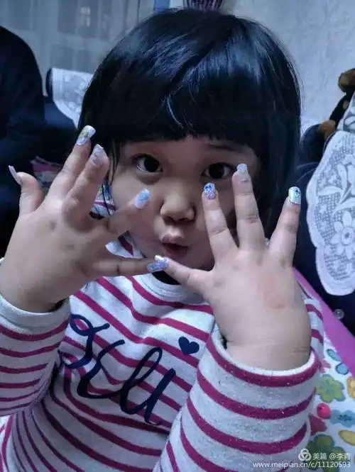 年轻母亲写给女儿的诗歌
