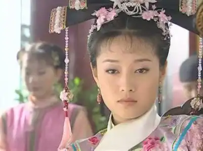 还珠格格里面紫薇的对象是谁
