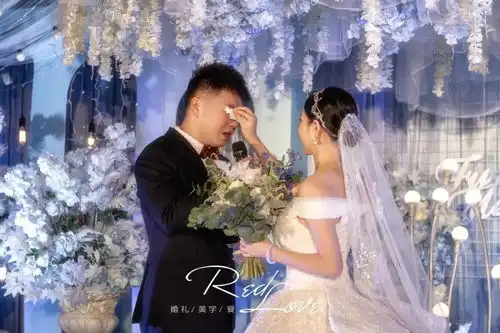 红豆树婚礼爱琴海蓝色梦幻婚礼,关于青春,关于爱情
