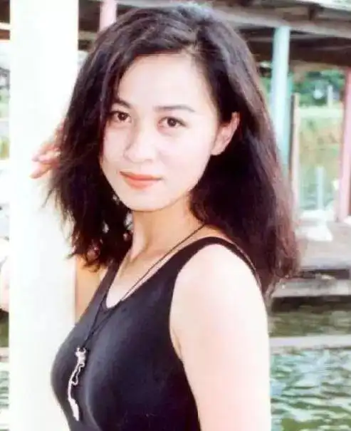 年轻气盛被绑架,冰释前嫌仍交往刘嘉玲到底是经历了怎样的人生
