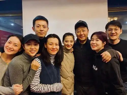 刘琳晒父母爱情全家福,梅婷巴掌脸抢镜,国庆亚宁许红大变样

