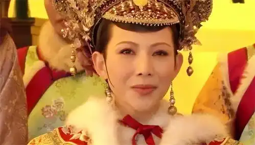 甄嬛传安陵容冰上跳舞时,皇后呢喃4个字,注定了安陵容的结局