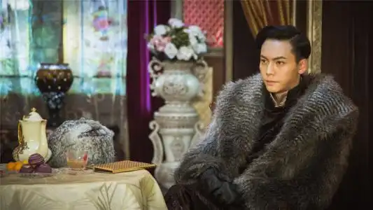 陈伟霆如今与郭富城平起平坐,谁知十年前的他又黑又瘦宛如王宝强
