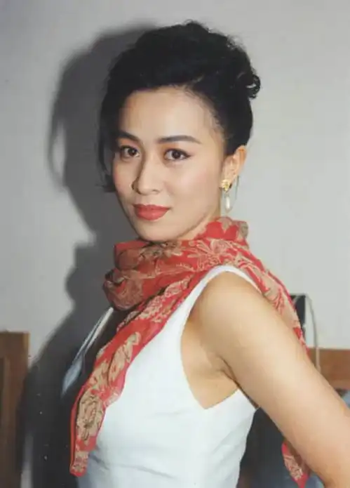 刘嘉玲配不上梁朝伟明明是多情才子高攀了坐拥十几亿的富婆

