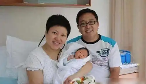 感性的句号离开赵本山拜师姜昆,今2婚娶小11岁美娇妻
