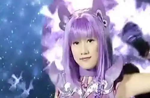 巴啦啦小魔仙美琪美雪和莉莉在教室里第一次对战
