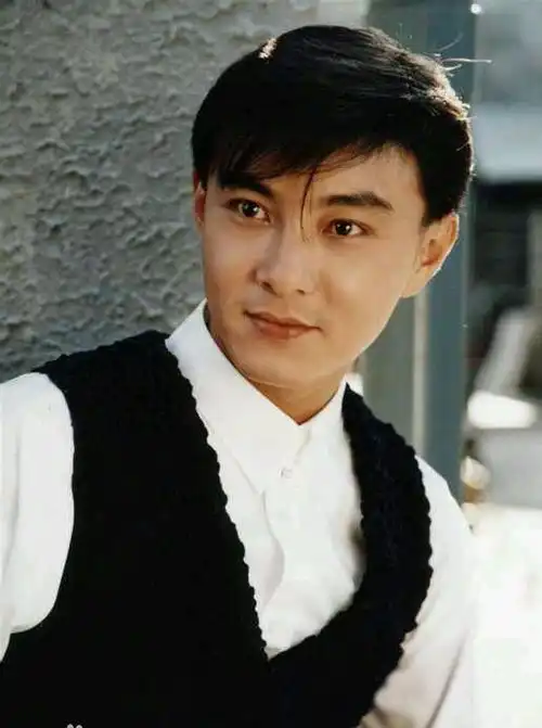 演什么都还是机灵小不懂的张卫健,原来也经历过三起三落
