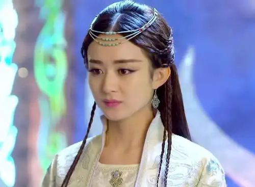 被造型师偏爱的额饰,某些剧女演员人均好几副,但还怪好看的