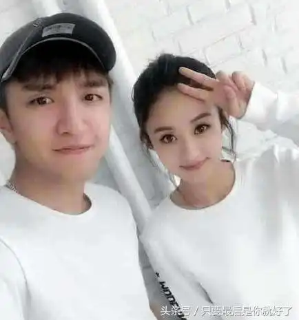 郑爽新剧照被批太老气,又输给了80后的赵丽颖
