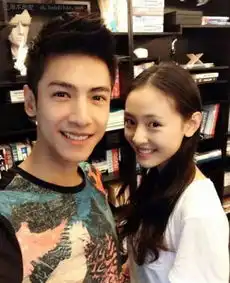 罗云熙吴倩恋情曝光假戏真做小默笙千里会情郎
