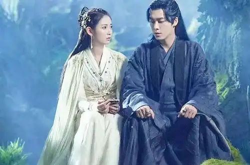 镜双城开播,苏摩美强惨变傻白甜,女主好木,世界观怎么也全改了
