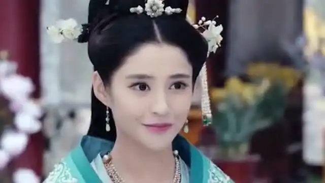 锦绣未央大夫人装病陷害未央,还抢走未央的扇子,殿下看到乐了
