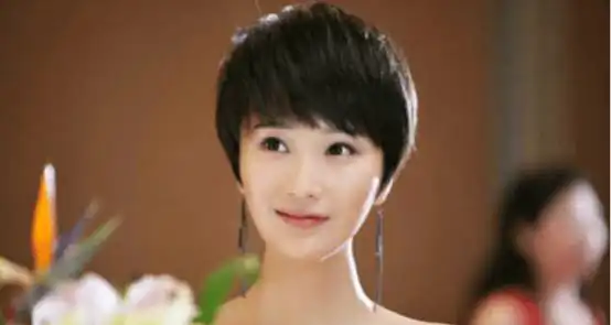 还记得一起来看流星雨的慕容云朵吗如今减肥留长发,美到不敢认
