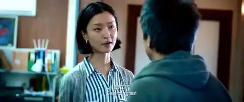 从你的全世界路过幺鸡带着这样一个奇怪的头套,把邓超吓到
