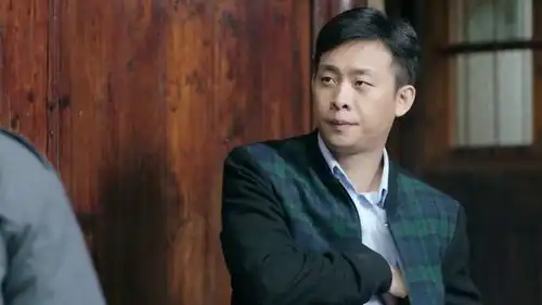鸡毛飞上天陈大光父亲欠钱,江河二话不说把五百还了
