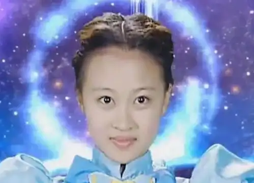 孙侨潞遗像公开,闺蜜为她守夜带着微笑离开,和以前一样漂亮
