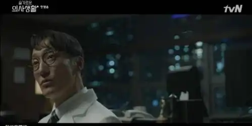铁迷们看,请回答1988,申源浩制作了一部高分的新剧

