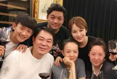 还记得家有儿女小雨吗考不上北影吐槽他丑,今帅成韩国欧巴