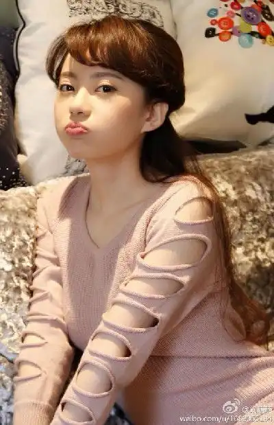 娄艺潇李金铭刘萌萌爱情公寓4女演员全方位pk
