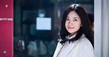 她在如懿传中最不受宠,如今在倾城时光中饰演时尚女魔头