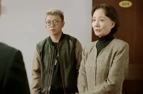 高英因她俩和他俩出名,与毛永明是荧幕情侣,而今变化大
