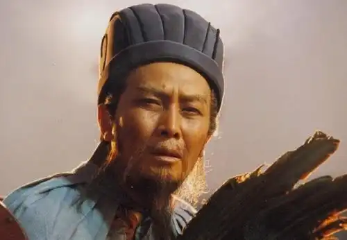 诸葛亮死后,刘禅去清查他的财产,为何查完气的拍桌子
