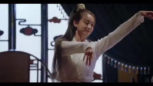 媚者无疆女子被训练舞蹈,曼妙舞姿,身姿妖娆,是个好苗子