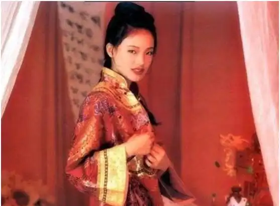 排挤赵文卓家世造假命中带糊,她却因面相嫁入豪门
