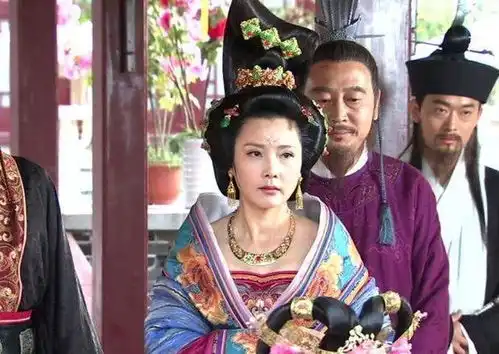 武惠妃告诉太子宫里进贼,太子入宫救父亲,唐玄宗废为庶人赐死