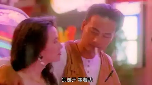 钵兰街大少,带头发的张卫健太帅了
