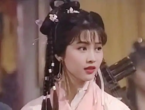 有种美叫蔡少芬穿古装,仅用发带也美成这样,不愧是一代港姐