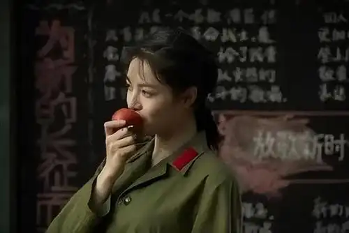 冯小刚亲选的芳华三美,7年后演艺资源人生境遇如今大不相同