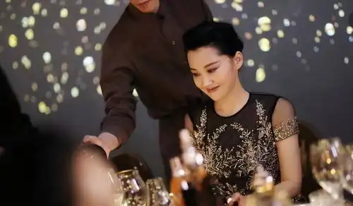 许晴成老赖被封杀着实有点可惜,为什么那么多人不喜欢许晴
