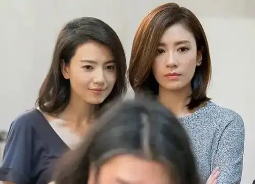 贾静雯30岁就下巴前移,少女脸变阿姨脸,虎扑宅男女神不再
