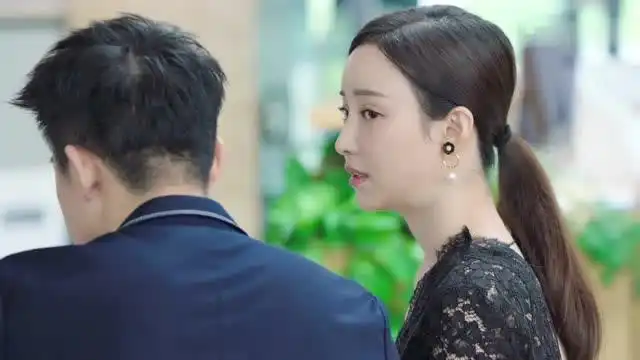 你和我的倾城时光厉靳媛趁没人注意,居然对顾延之做这事