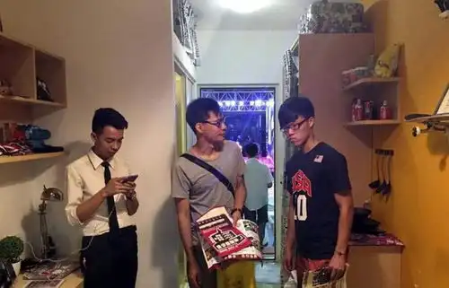 为何大批华人蜗居在美国,宁可男女混居一起,也不回国发展