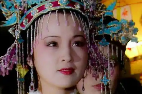 中秋之夜的宁国府有多脏乱秦可卿与贾珍是个例,小人更疯狂
