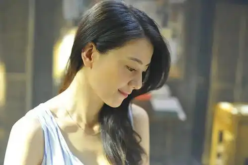 学霸女神辍学被他追到,同创170首歌,8000首配乐,扛下了影视剧配乐的半壁江山

