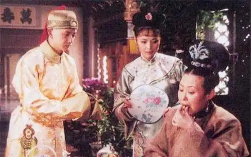 康熙选了30名宫女做人体实验,最后死了八人,为何他却很高兴
