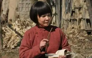 她是抗战花木兰,13岁女扮男装入伍,22岁成为一名重机枪手
