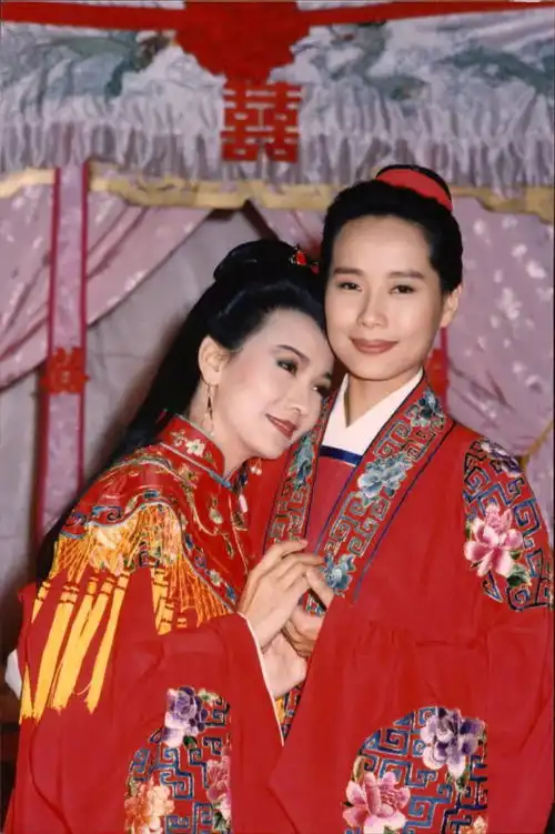 新白娘子传奇以为在幕后法海白素贞关系很好,原来这剧照是p的
