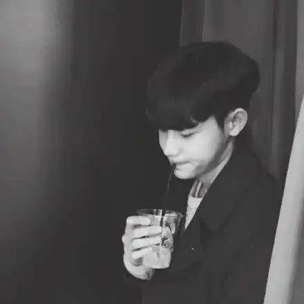 孤独时代男生头像